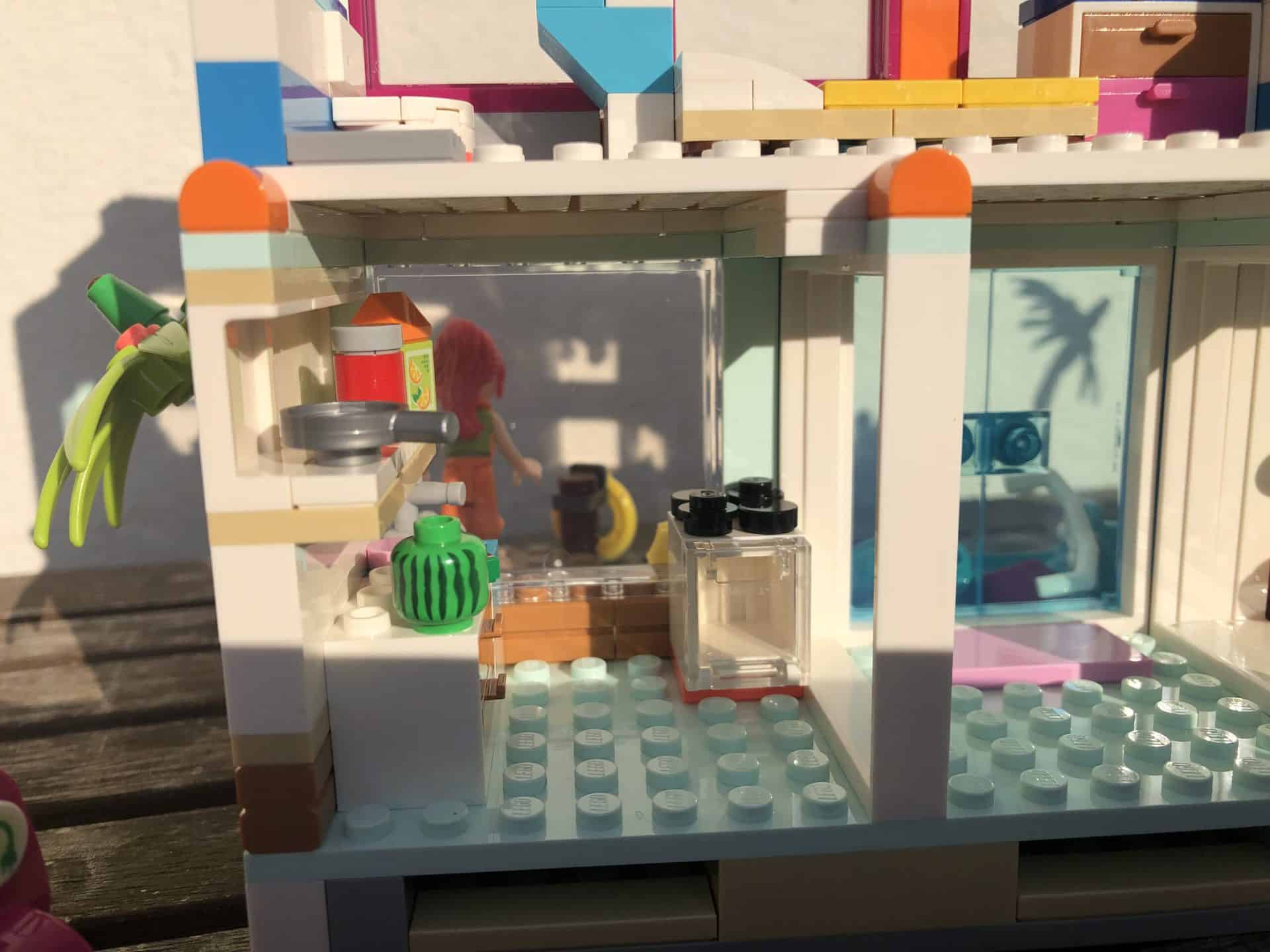 Die Küche des Lego Friends Ferienhaus am Strand
