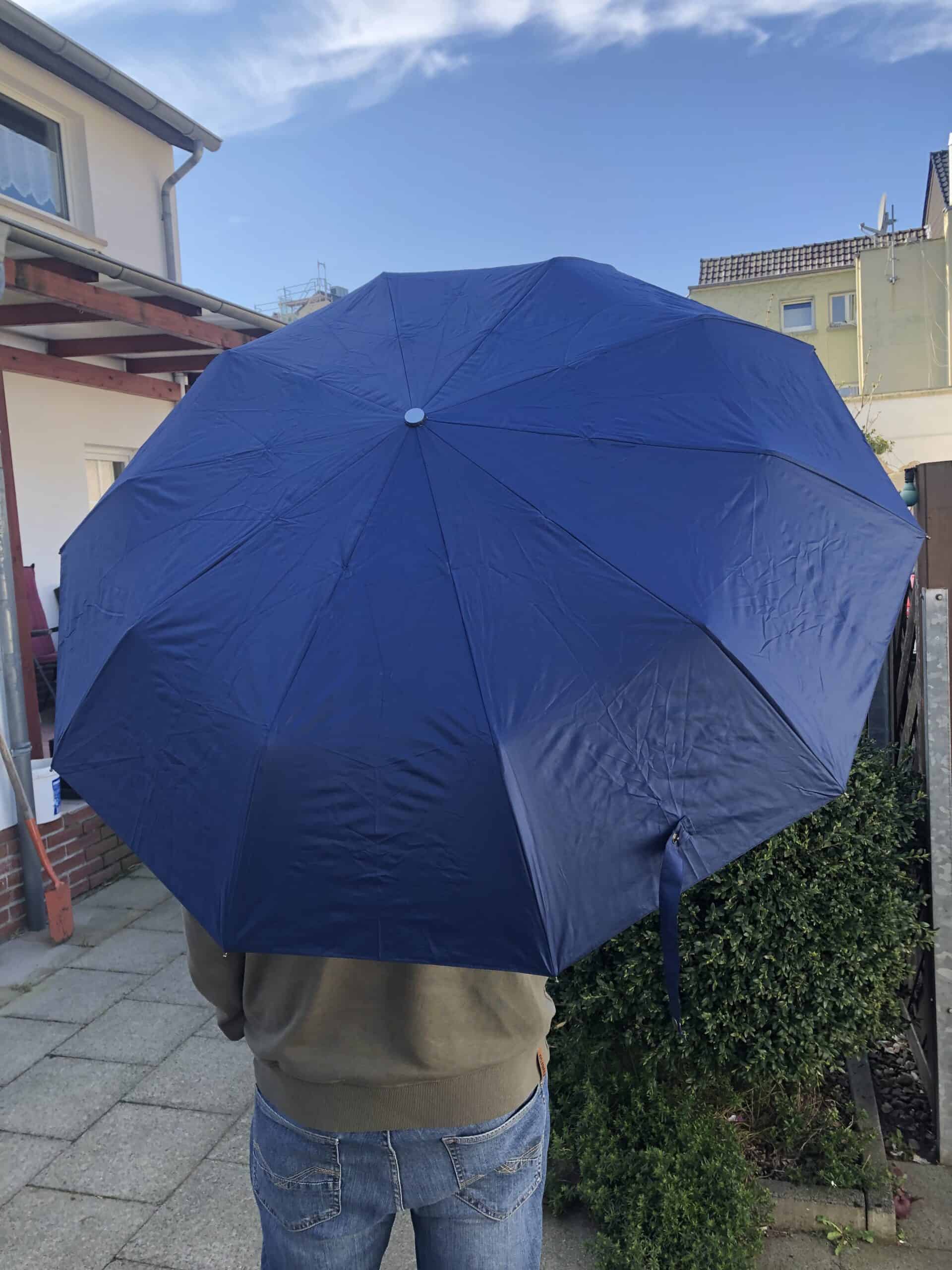 Der Sapor Regenschirm in Kobaltblau