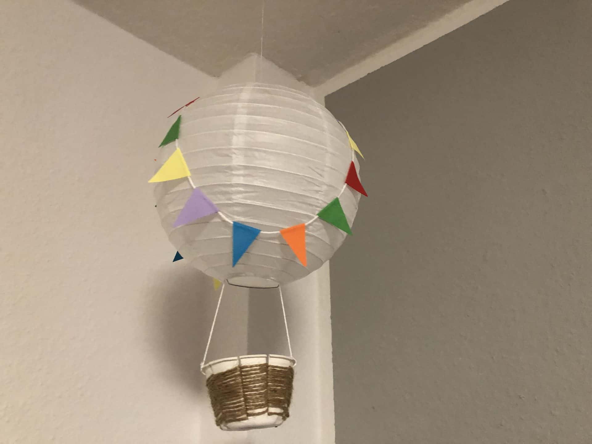 Der Heißluftballon aus der SchereStiftPapier-Deine Bastelkiste