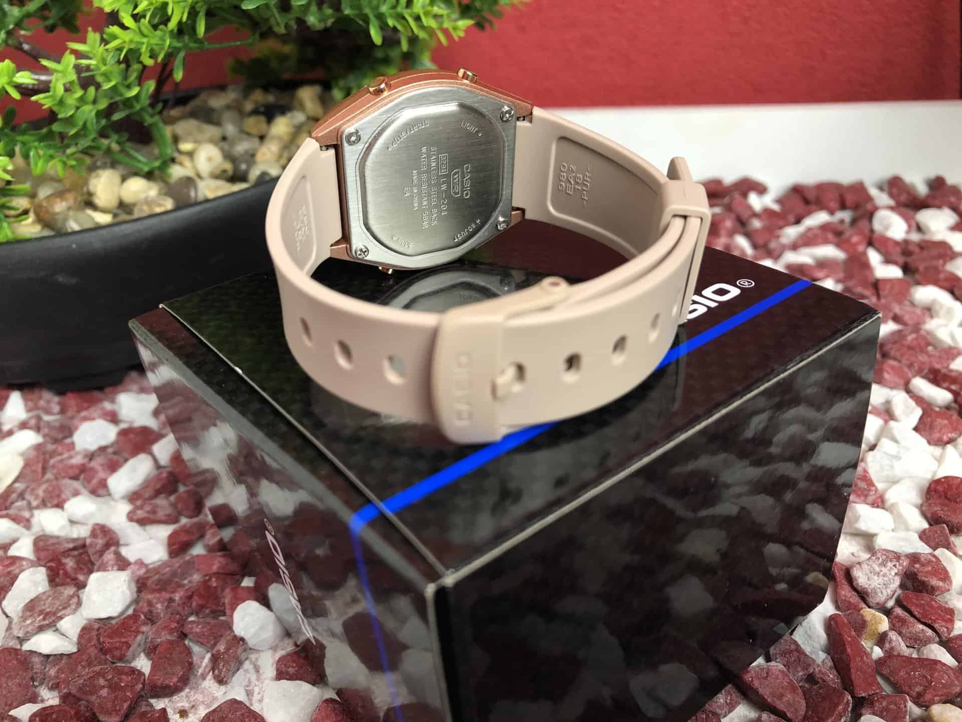 Das Armband der Casio LW-204-4AEF Damenuhr von Uhren4you.de