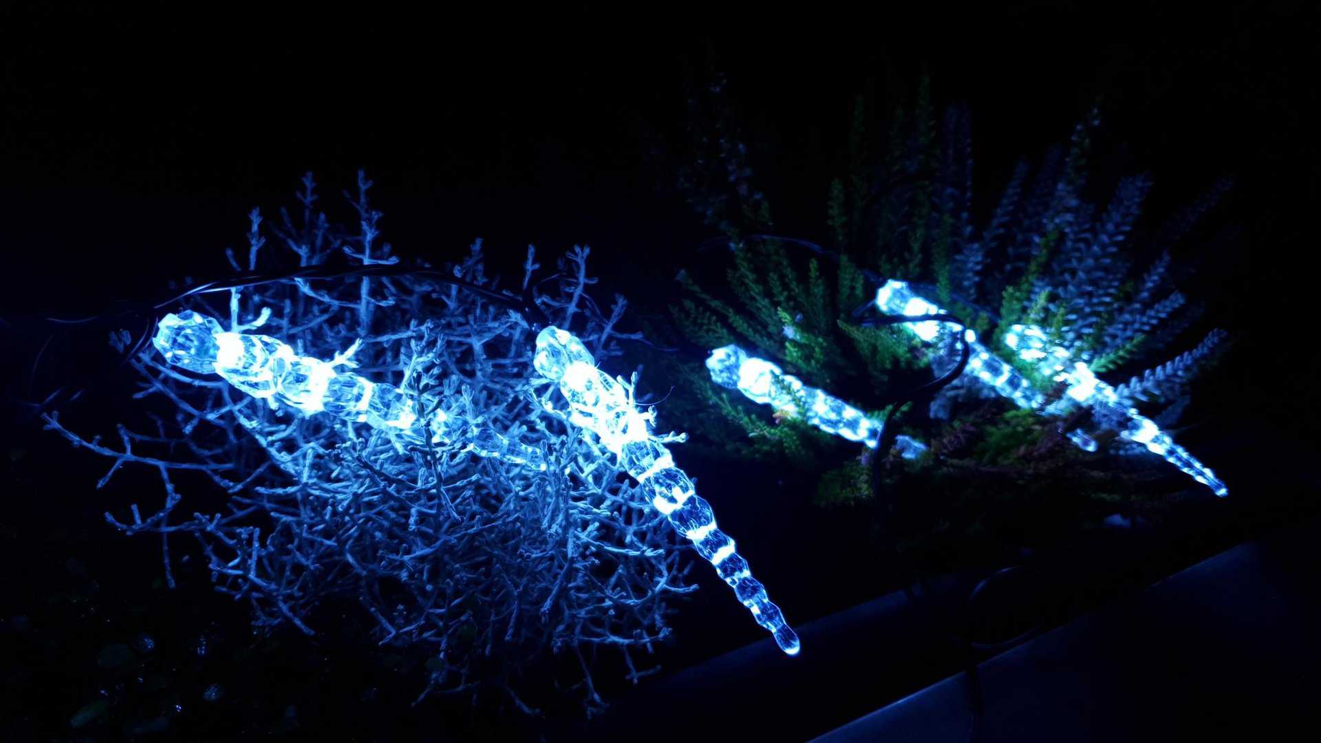 Die Solarcamp.dk Solar Lichterkette Eiszapfen, einzelne, leuchtende Zapfen