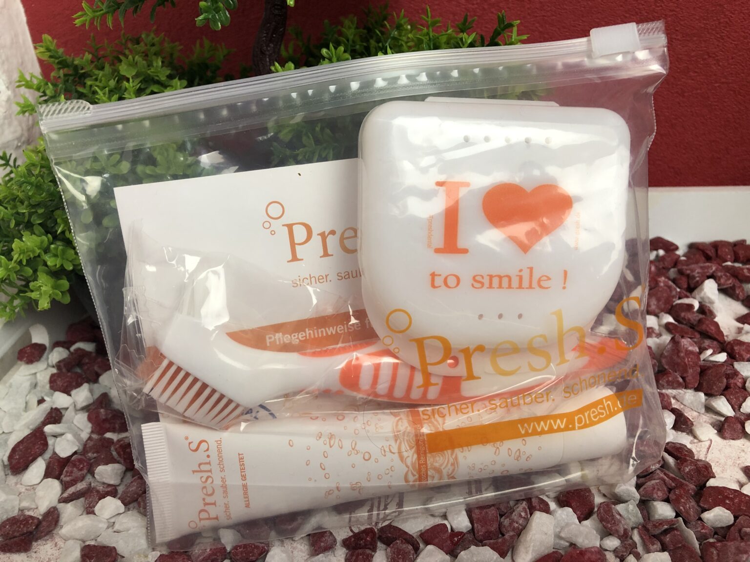 Das Presh.S Zahnspangen-/Dentalschienenreiniger Set