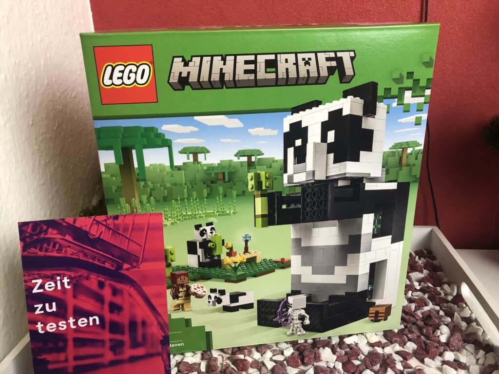 LEGO 21245 Minecraft Pandahaus