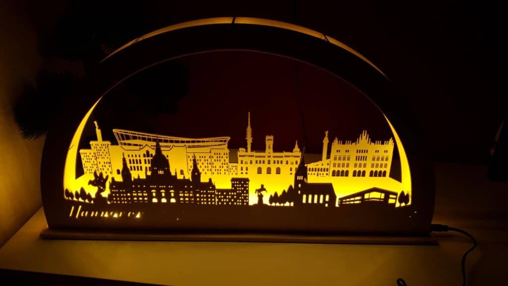 Der Lichtbogenmanufaktur Lichtbogen Hannover beleuchtet