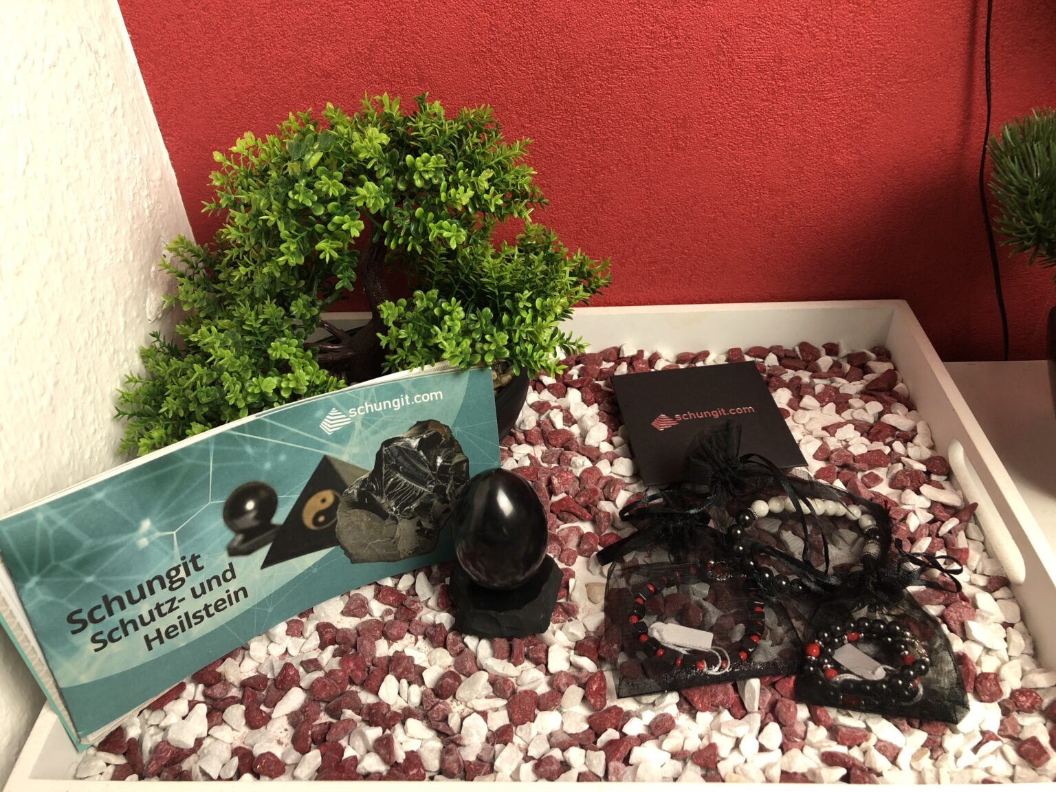 Meine Armbänder, das Fusskettchen sowie das Schungit Ei von Schungit.com
