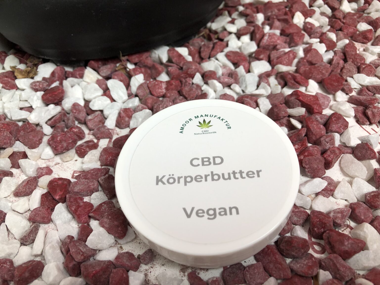 Die Amoor Manufaktur CBD Körperbutter