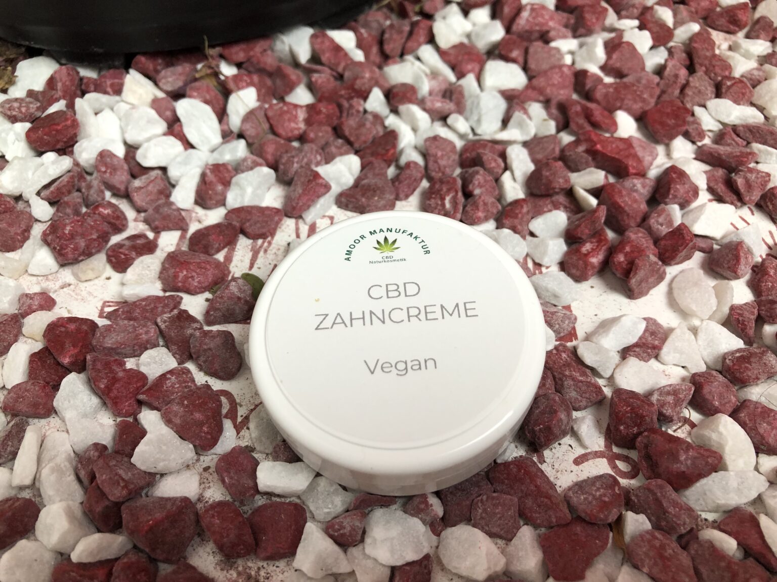 Die Amoor Manufaktur CBD Zahncreme