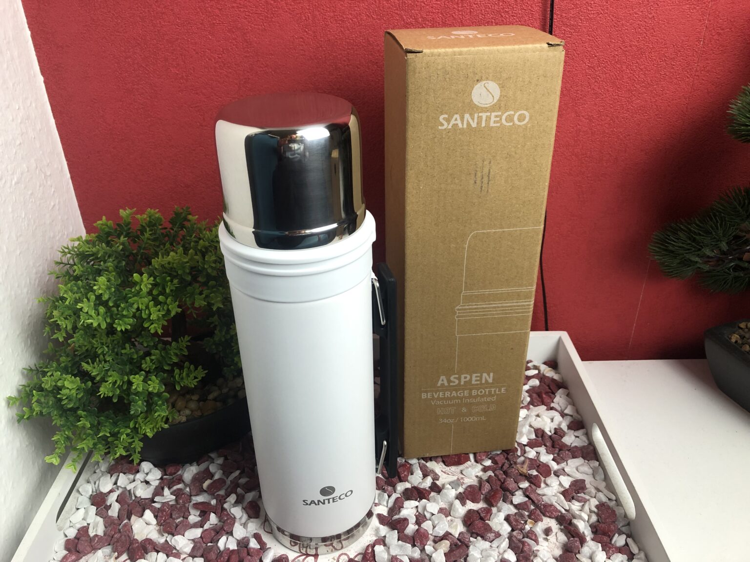 Die Santeco Thermoskanne in weiß