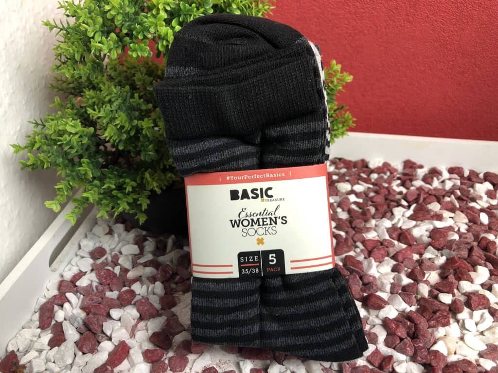 Meine Basic Treasure Damen Socken in schwarz mit Streifen und Punkten