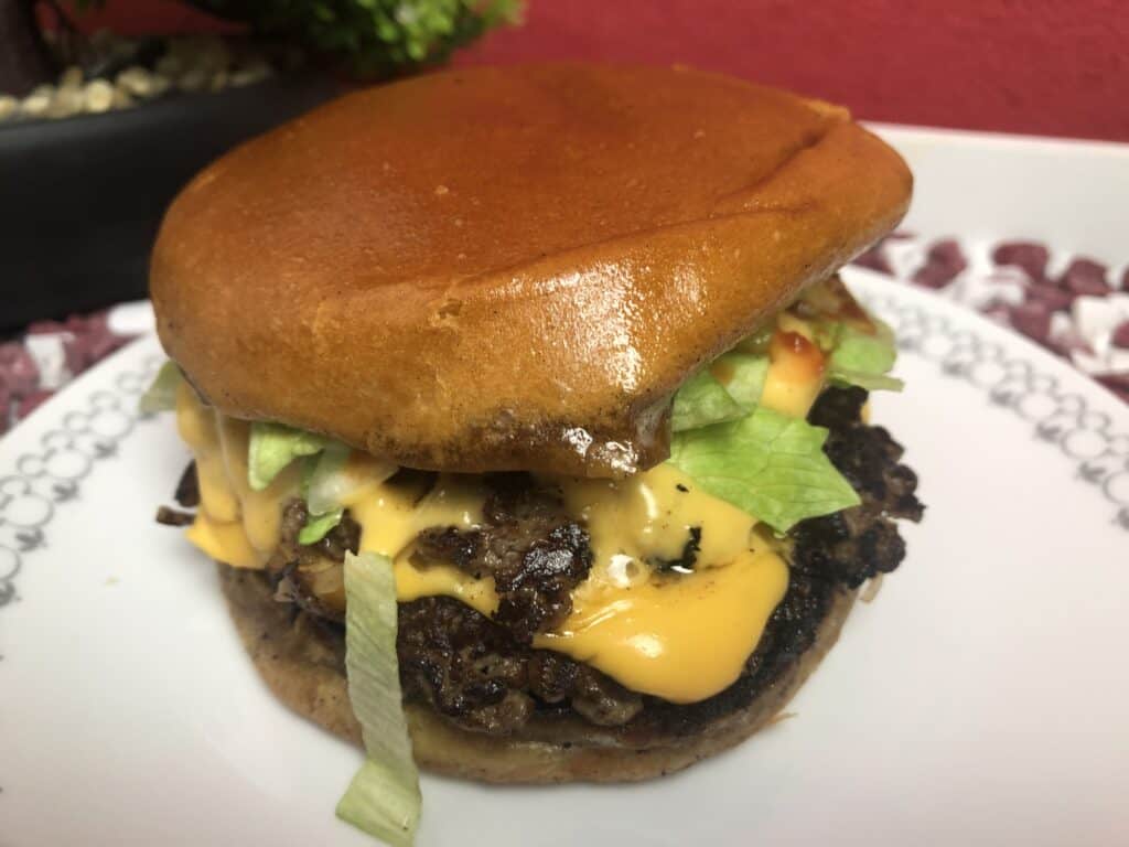 Der perfekte Burger hergestellt mit der Kockums Burgerpresse