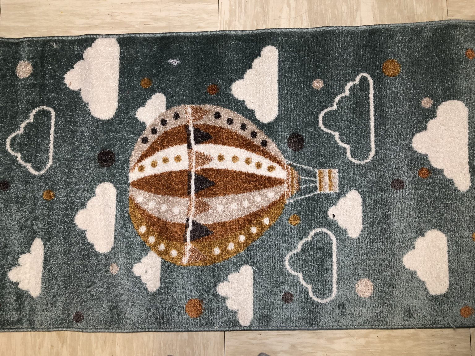 Unser Surya Kinderteppich