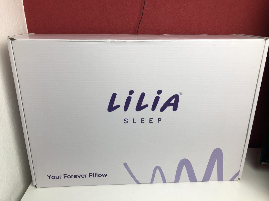 Der Karton mit dem Kissen von Lilia Sleep