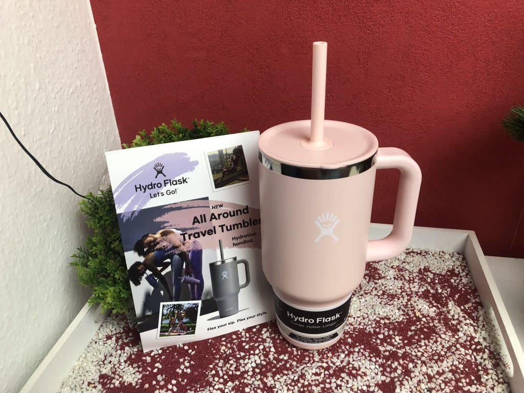 Mein Hydro Flask Travel Tumbler in der Farbe Rosa