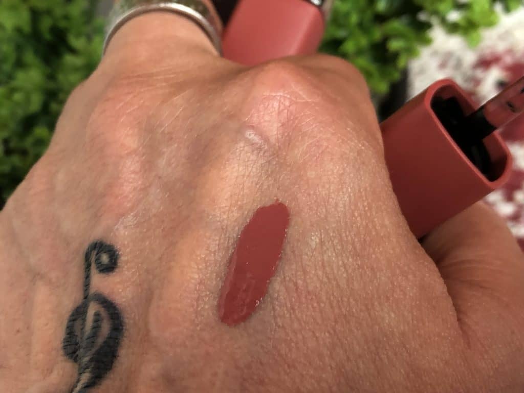 Der L'Oréal Paris Pflegender Lippenstift Nr. 645