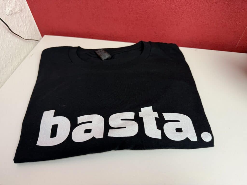 Das Basta T-Shirt aus dem Trip to Italy Shop