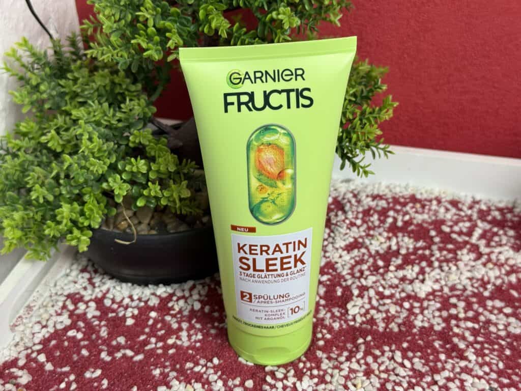 Die Garnier Fructis Keratin Sleek Spülung