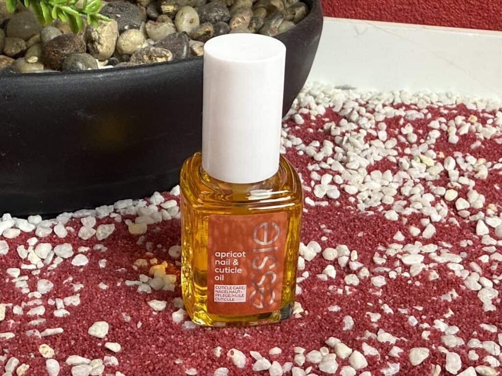 Das Nagelöl aus dem Essie Advanced Routine Set