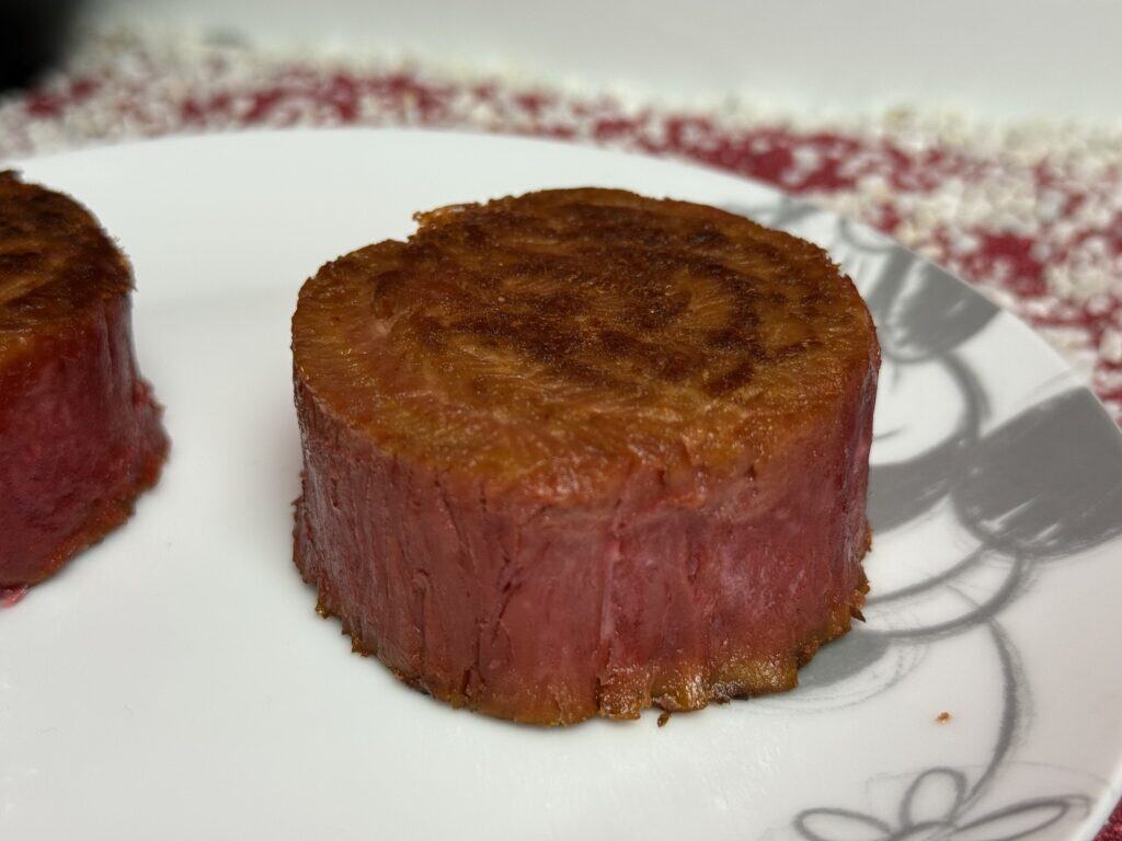 Das Juicy Marbles Thick-Cut Filet fertig angebraten