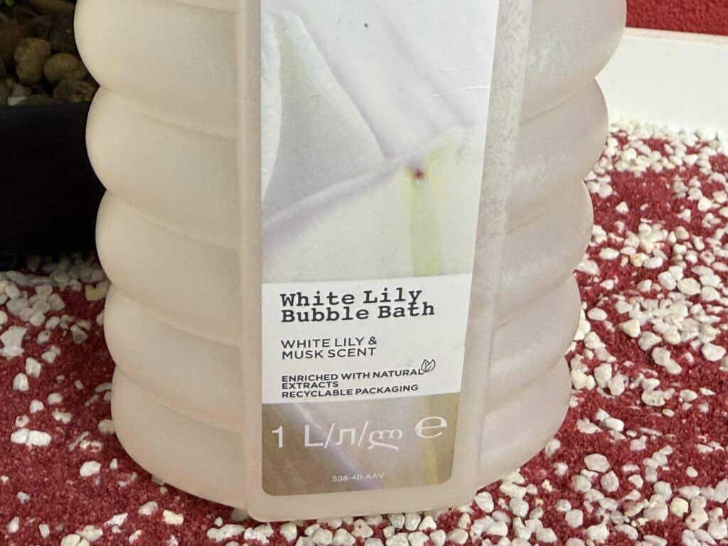 Das Avon White Lily Schaumbad