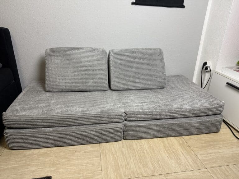 Das Linodino Spielsofa in Elefantengrau und Cord