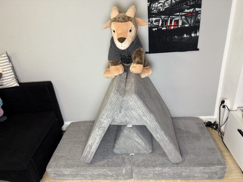 Eine weitere Möglichkeit, die Kinder mit dem Linodino Spielsofa bauen können