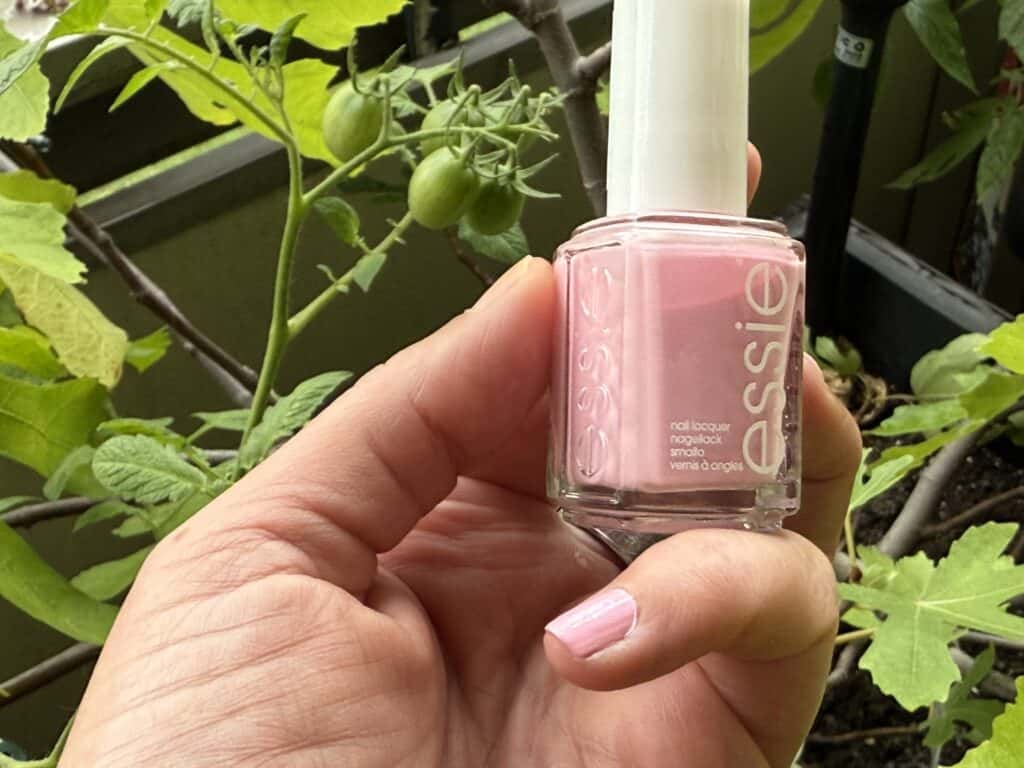Der Essie Free to Roam, eine wunderschöne Farbe