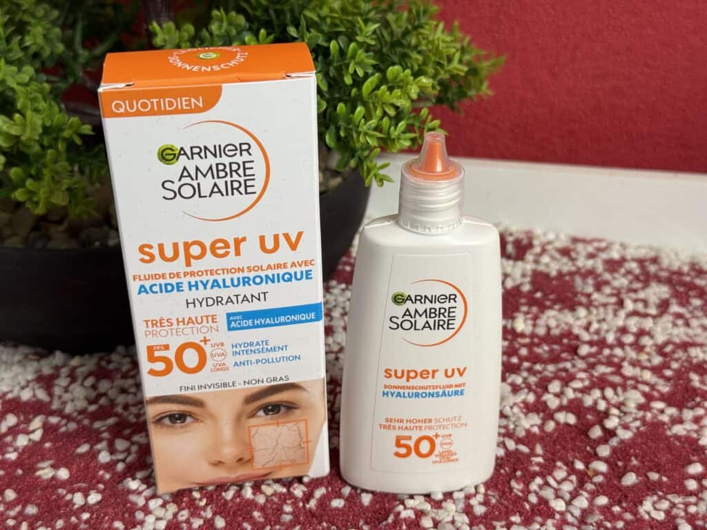 Das Ambre Solaire Super UV Sonnenfluid