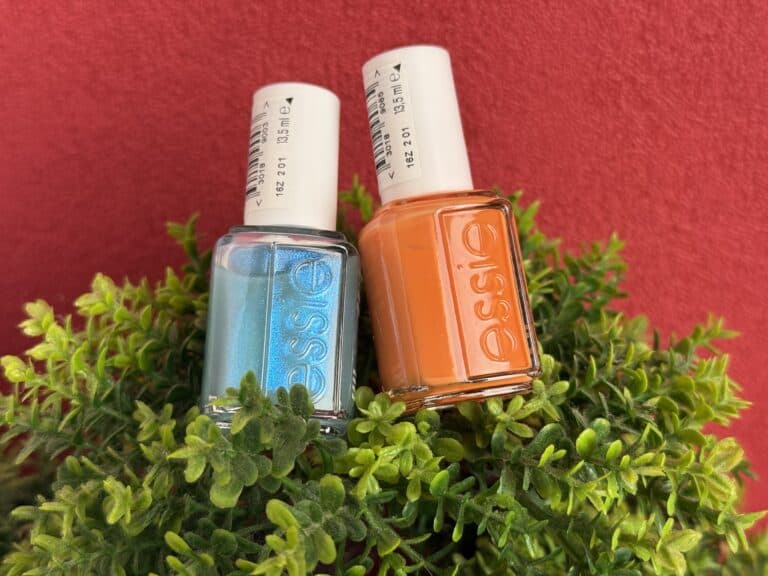 Zwei Farben der Essie Rush Riviera Kollektion