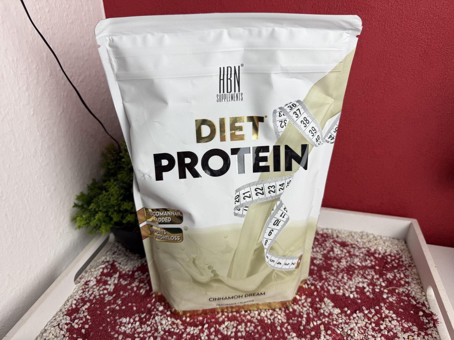 Das HBN Diet Protein in der Geschmacksrichtung Cinnamon Dream