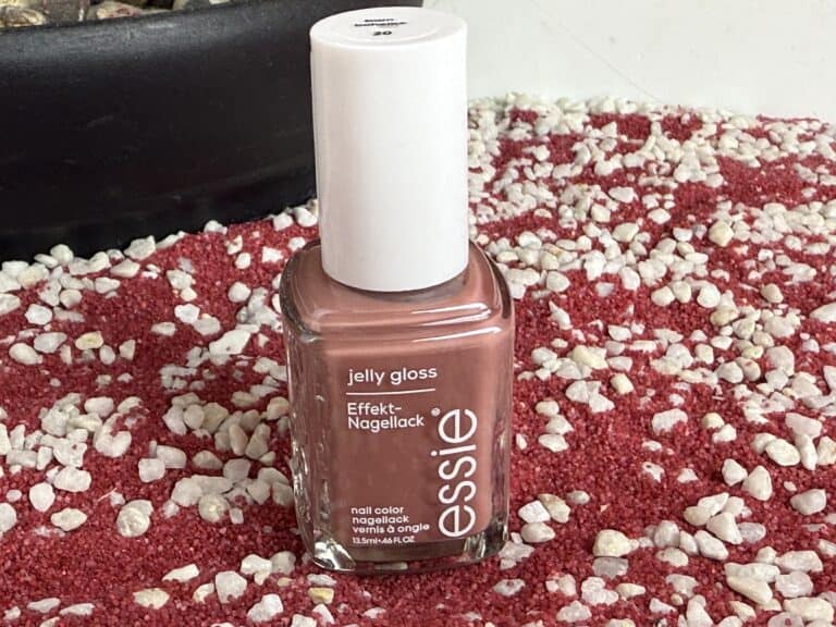 Der Essie Barn Bohème jelly gloss Nagellack