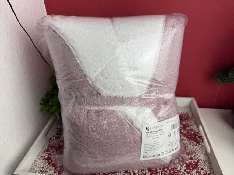 Der BeachandSteam Wendebademantel Lammfelloptik