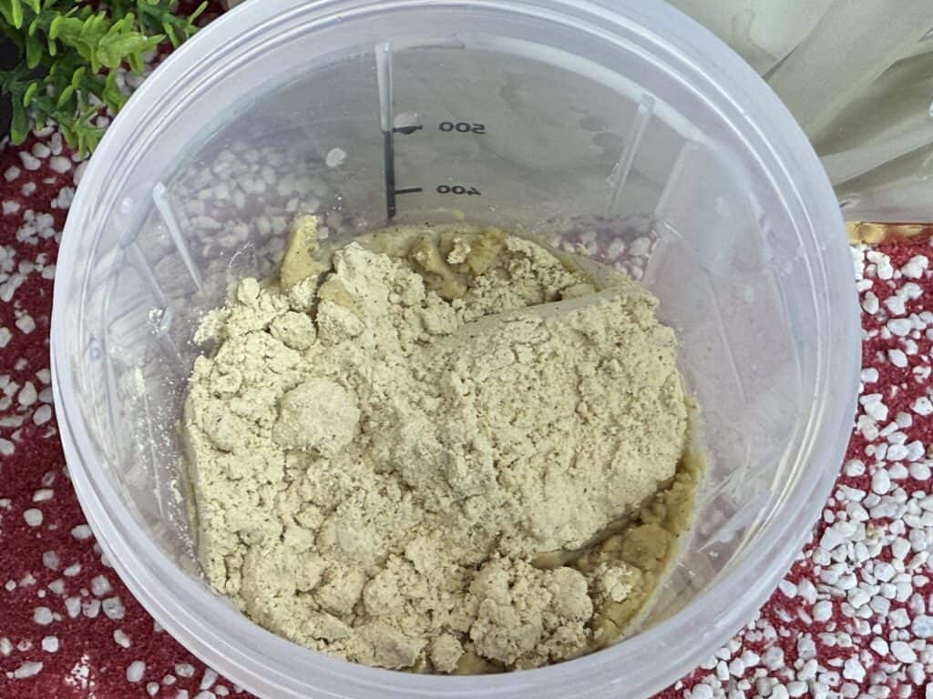 Das HBN Diet Protein Pulver in Nahaufnahme