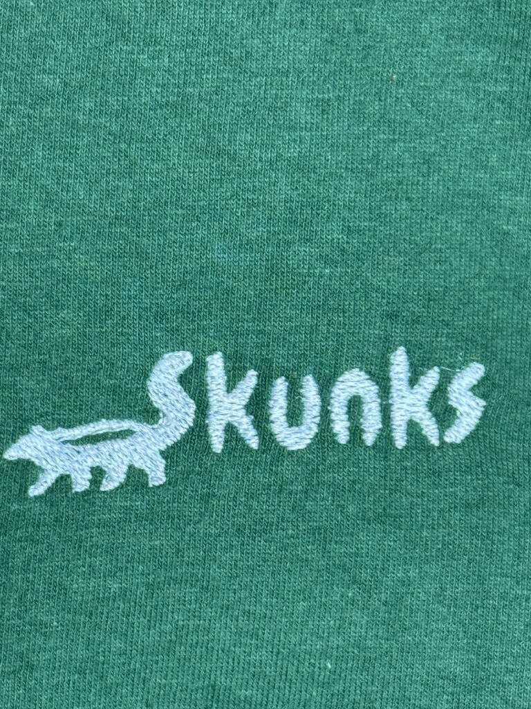 Die hochwertige Skunks Stickerei