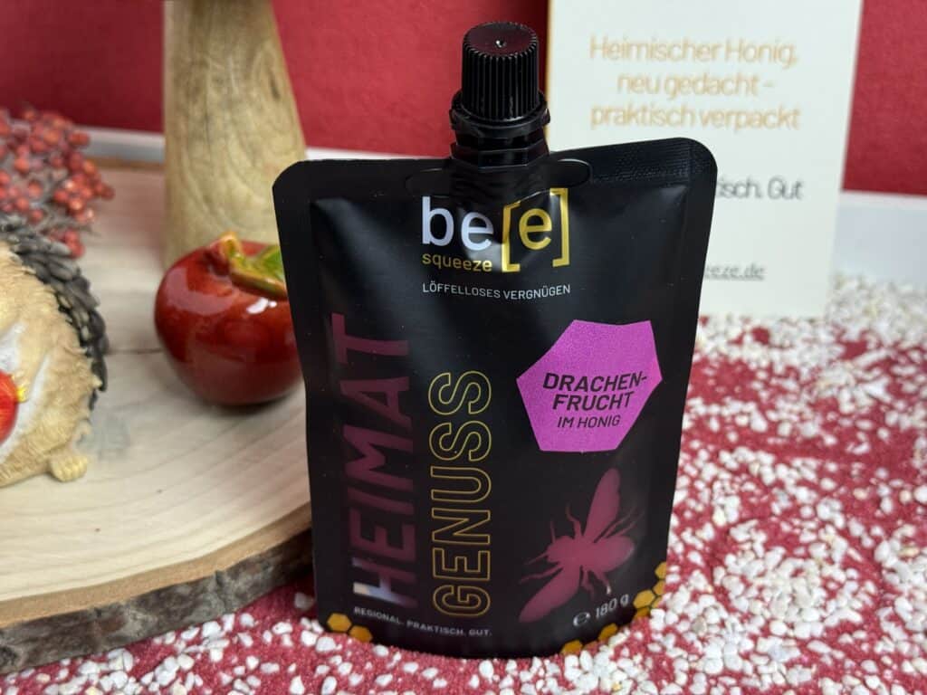 Der Bee Squeeze Honig im Quetschbeutel, die Sorte Drachenfrucht