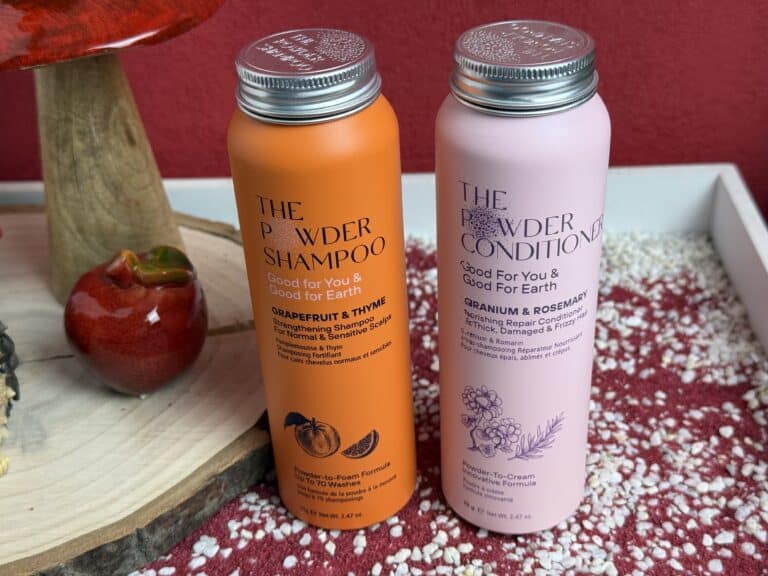 The Powder Shampoo, einmal das Shampoo sowie der Conditioner