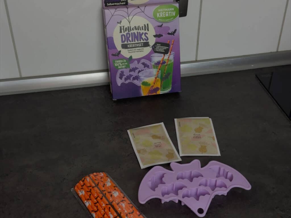 Der Inhalt aus dem Heitmann Halloween Kreativset Drinks