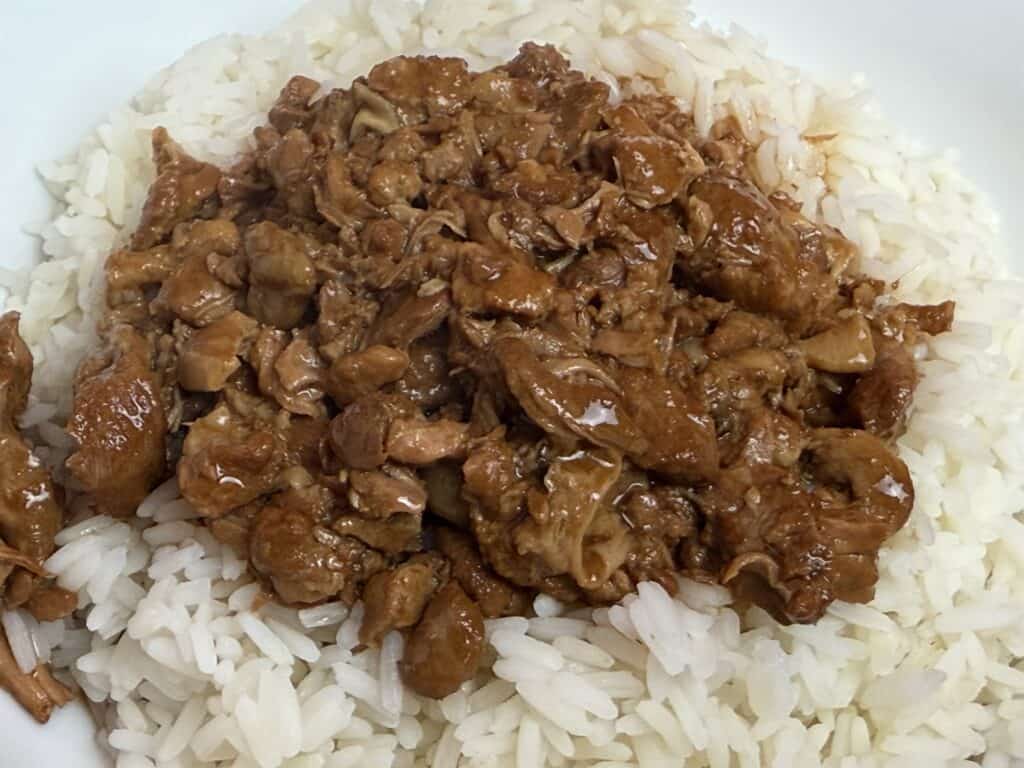 Das Rindergeschnetzelte mit Reis