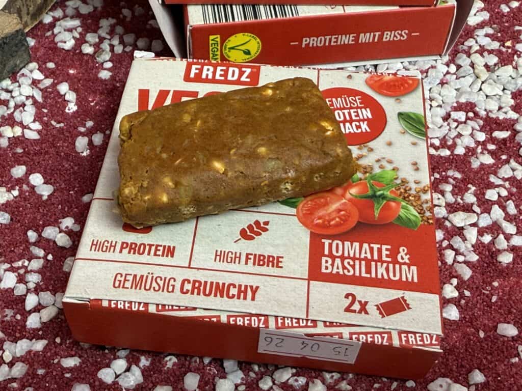 Und so sieht der Riegel Tomate & Basilikum von Fredz aus