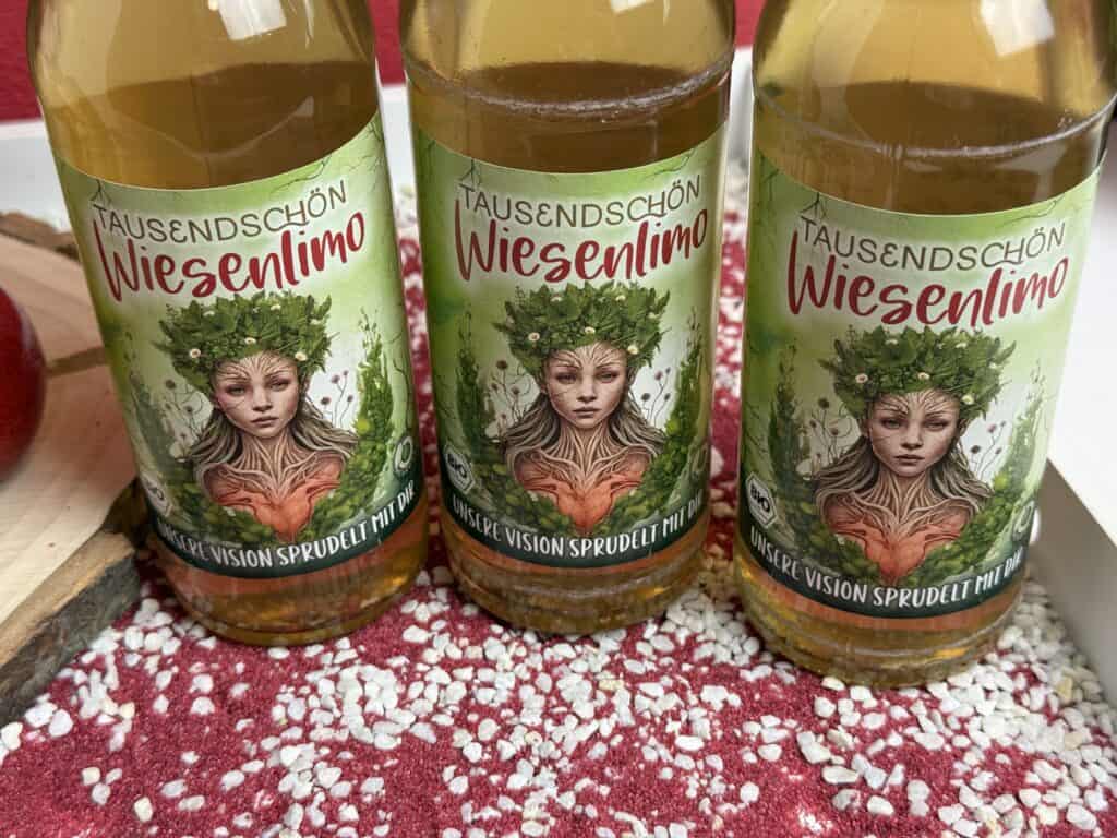 Die Tausendschön Wiesenlimo, sieht das Etikett nicht toll aus?