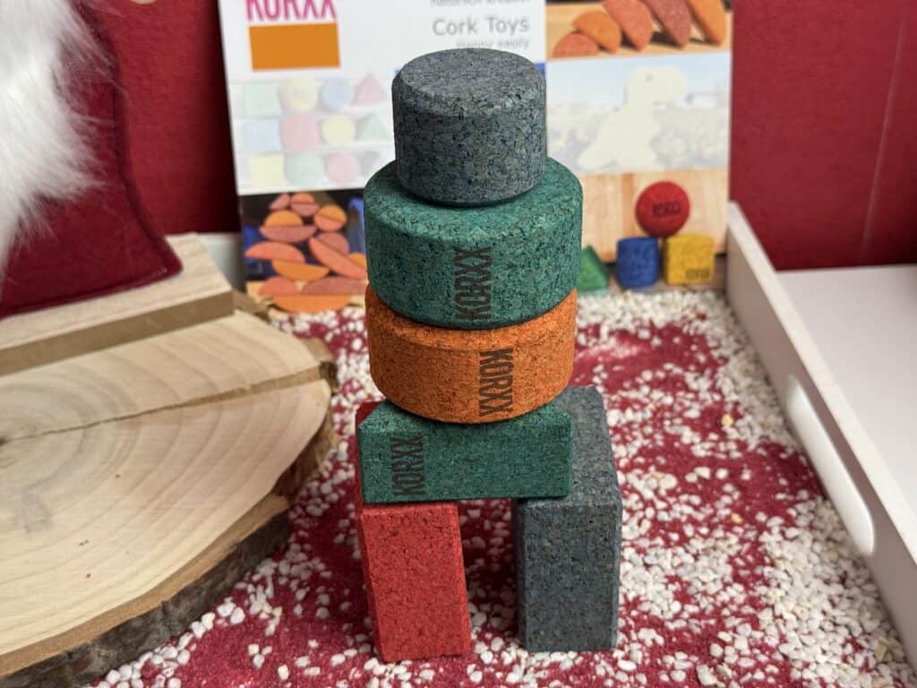 Ein kleiner Turm, alles hält sehr gut