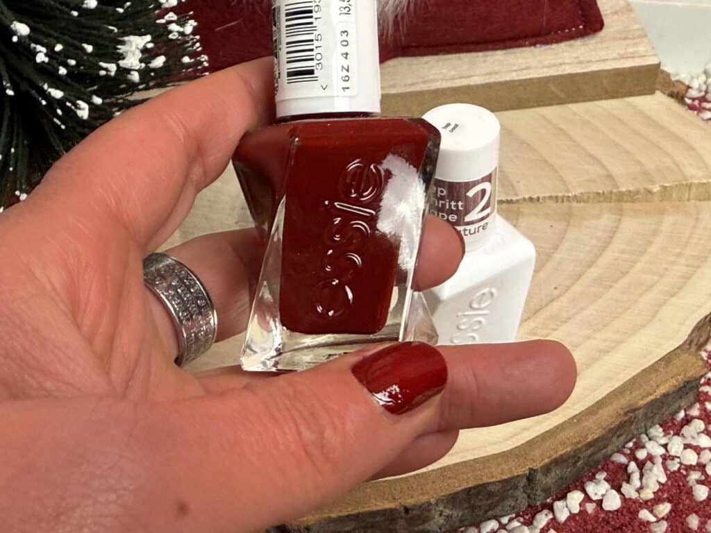 Der Essie Bubbles Only Nagellack