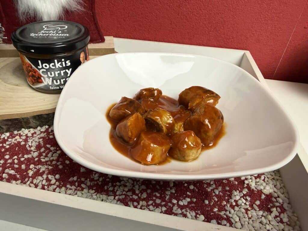 Ich bin verliebt in die Jockis Leckerbissen Currywurst im Glas