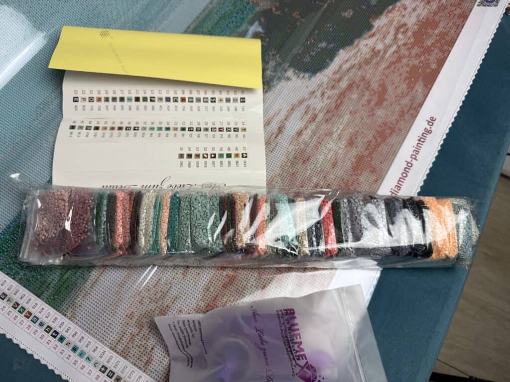 Hier seht ihr die gefühlten Millionen Steine des Bluemex Diamond Painting