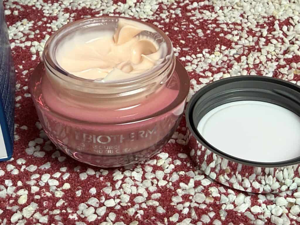 Und so sieht die Biotherm Aquasource Cica Nutri Cream aus