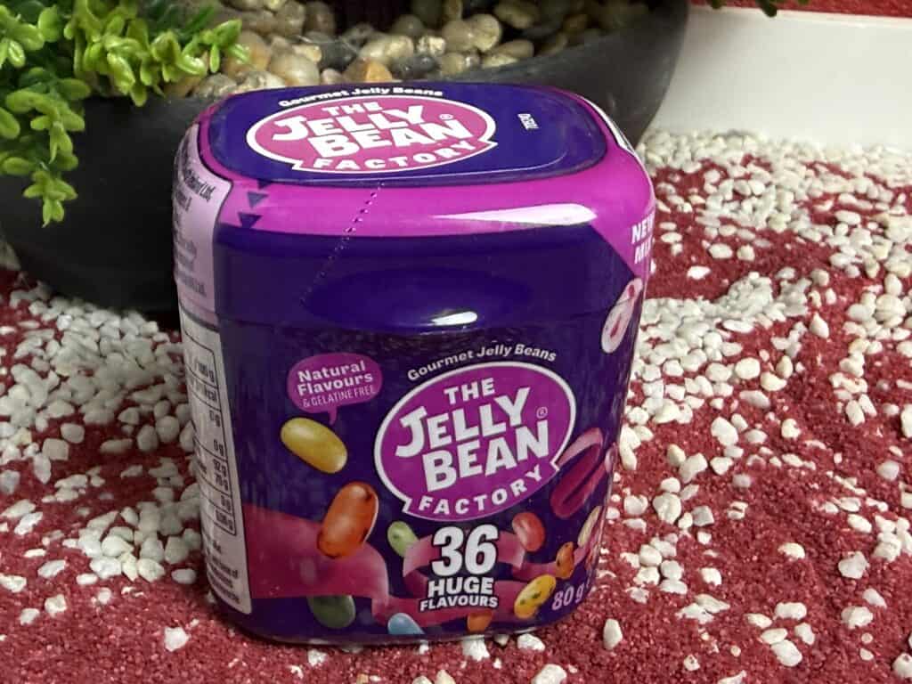 Es gibt auch noch einen großen Becher von der Jelly Bean Factory