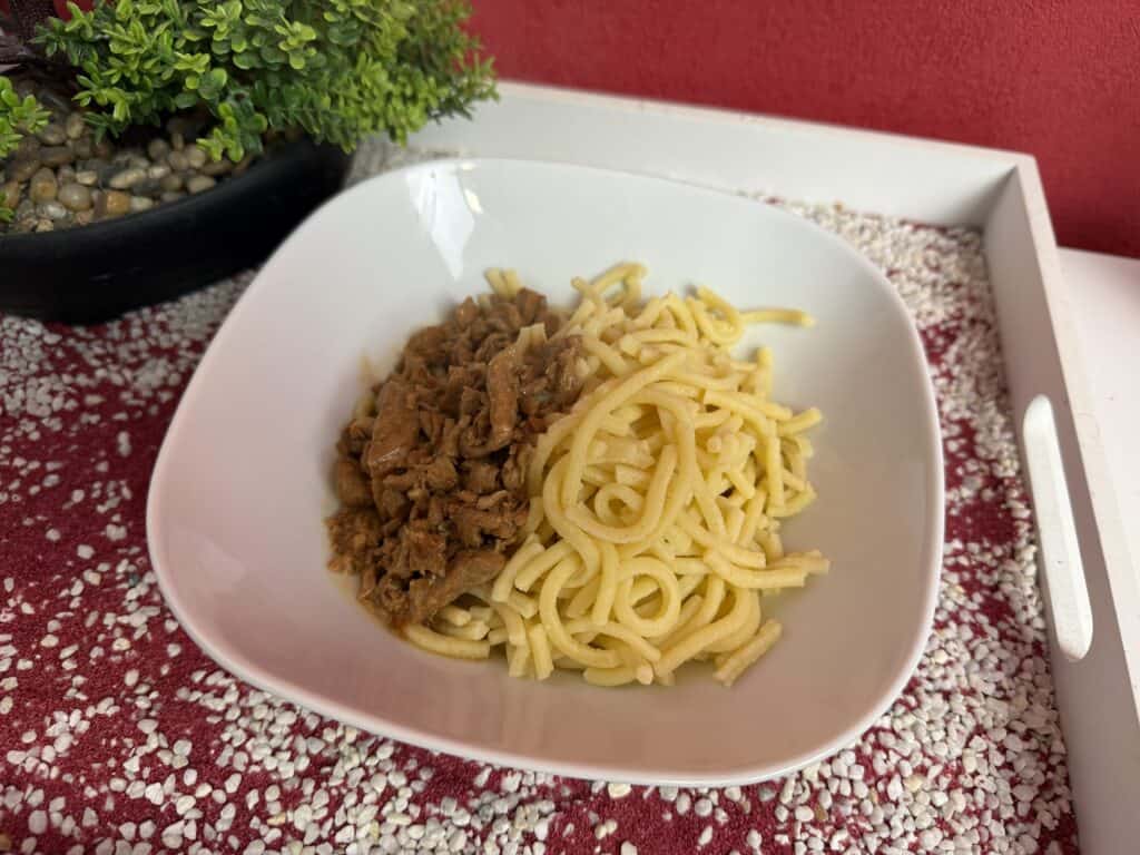 Das Geschnetzelte mit Spätzle von Fleischwerk