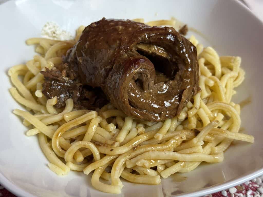 Sieht die Roulade nicht schon richtig lecker aus?