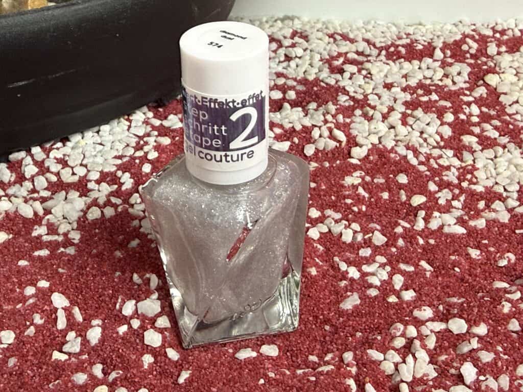 Der Essie Liquid Diamonds 574 stay up Slate