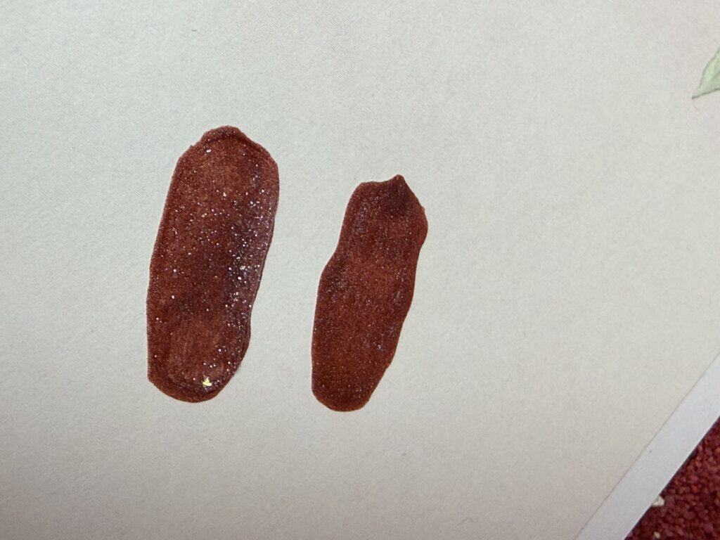 So schaut er einmal mit dem silber Schimmer aus und einmal ohne