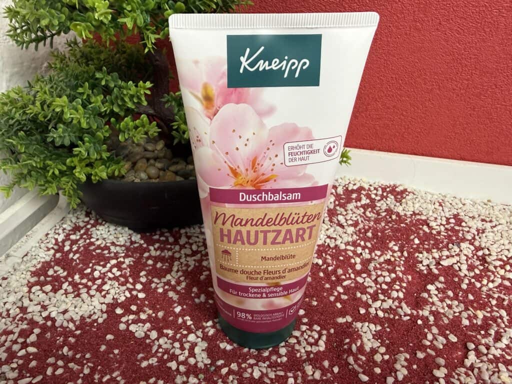 Die Kneipp Aroma Dusche Mandelblüten Hautzart